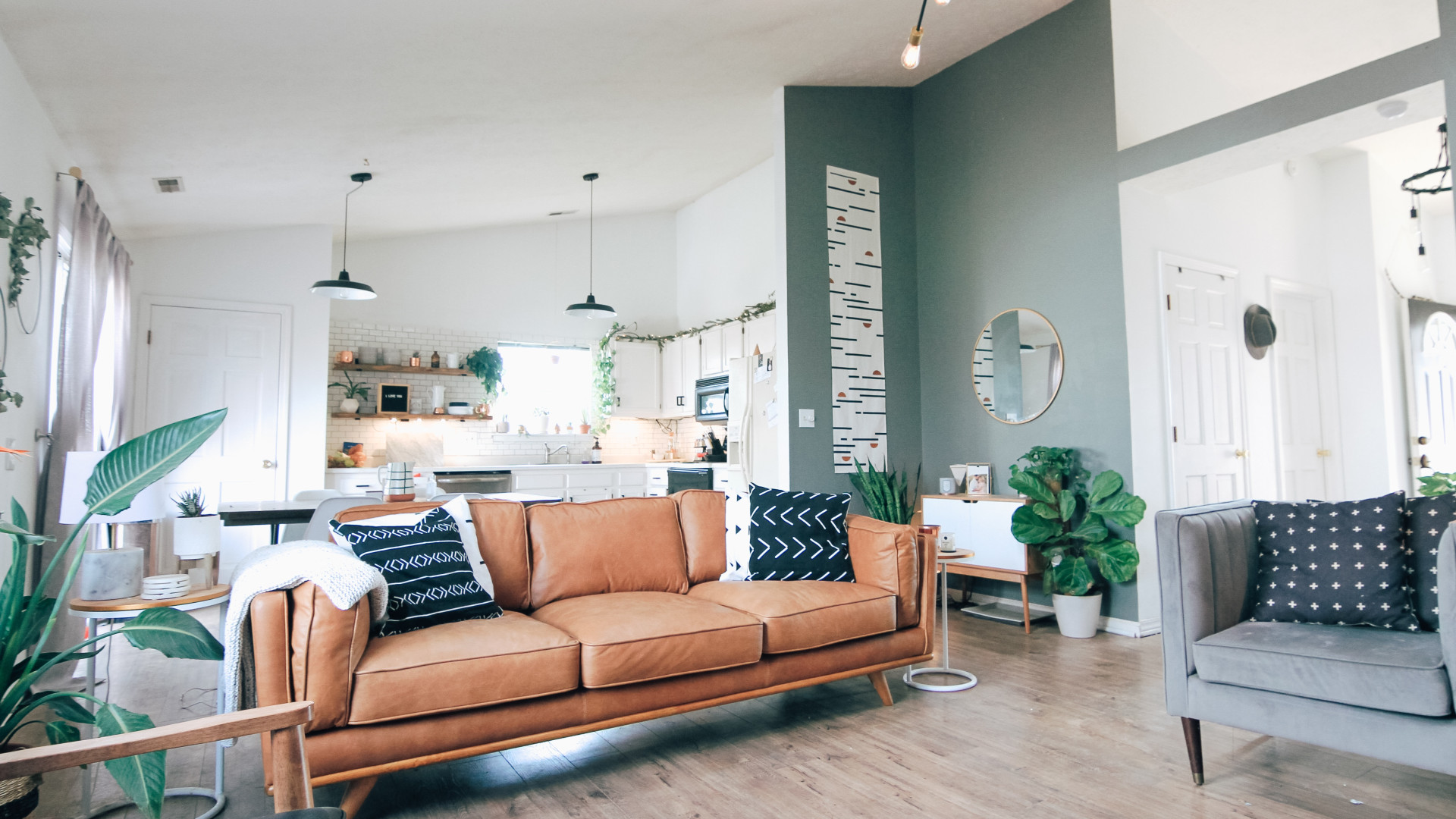 Transformez votre maison à Montpellier avec un salon spacieux et confortable !